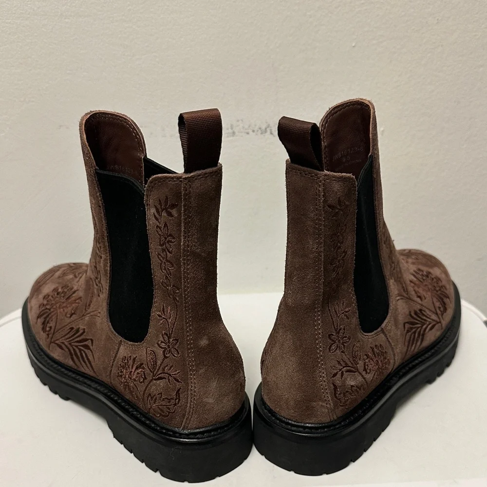 JOHNNY WAS SUEDE LEATHER BLUMA EMBROIDERED CHELSEA ANKLE BOOTS, SO STYLISH - Picture 13 of 14
